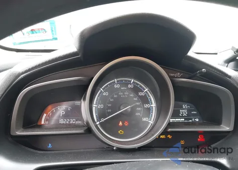 2019 Toyota Yaris L/Le/Xle z USA, uszkodzony, nr VIN 3MYDLBYV5KY520984